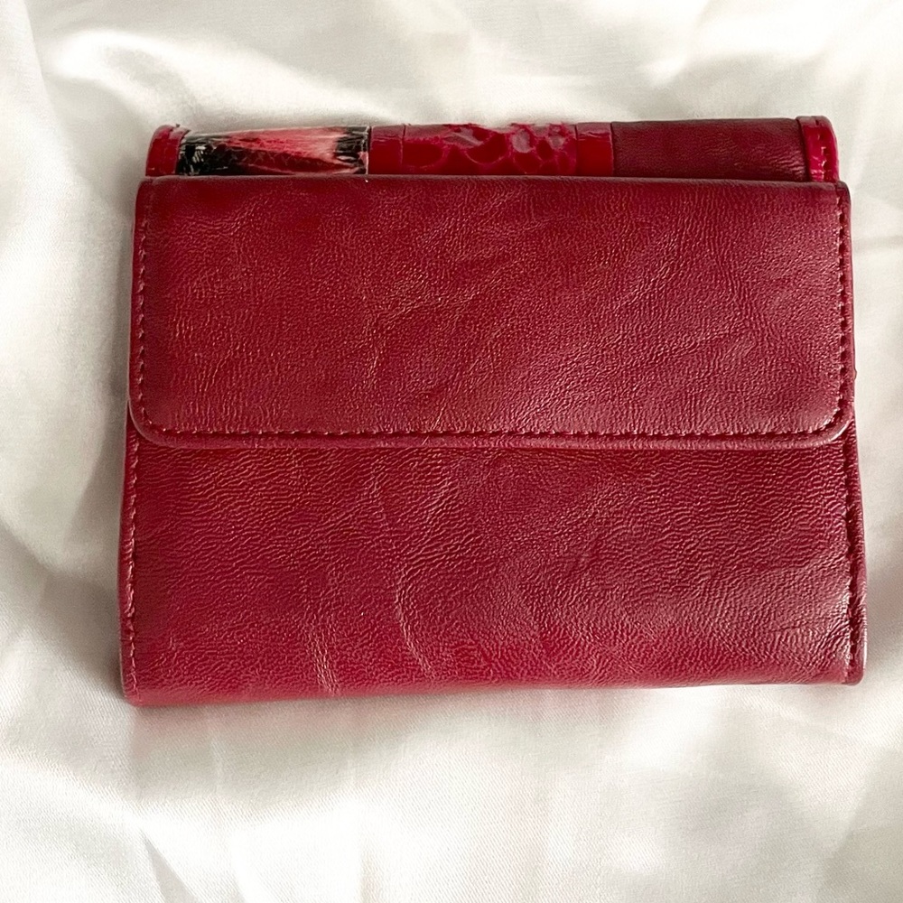 Sharif Red Wallet w/Gold Panthers - Picture 2 of 4